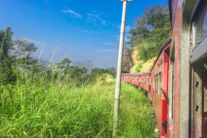 Kandy to Ella train ride on (Train No: 1015 "Udarata Menike") - Duration and Comfort: A 6 to 7 Hour Sit With Views