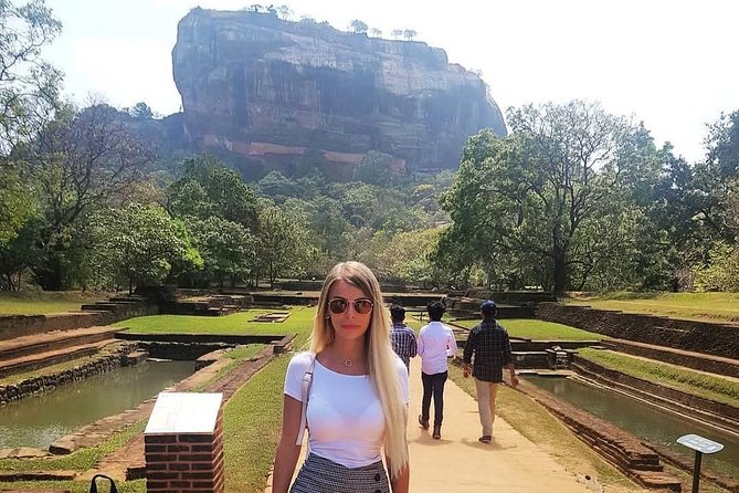 Kandy to Sigiriya Day Tour and Dambulla cave temple with private vehicle - Comfort and safety: what the best drivers do right