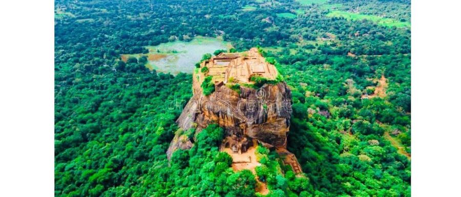 Kandy to Sigiriya Day Tour by Local - Sigiriya Rock or Pidurangala Rock: your big climb decision