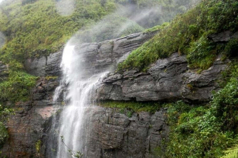 Knuckles Mountain Range: Kotaganga Waterfall Chain Hike - From Kandy at 6:00 am to Thangappuwa tea country