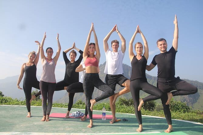 Little Adams peak Sunrise Hike and Yoga Lesson . - Why 4:30 am yoga in Ella actually works
