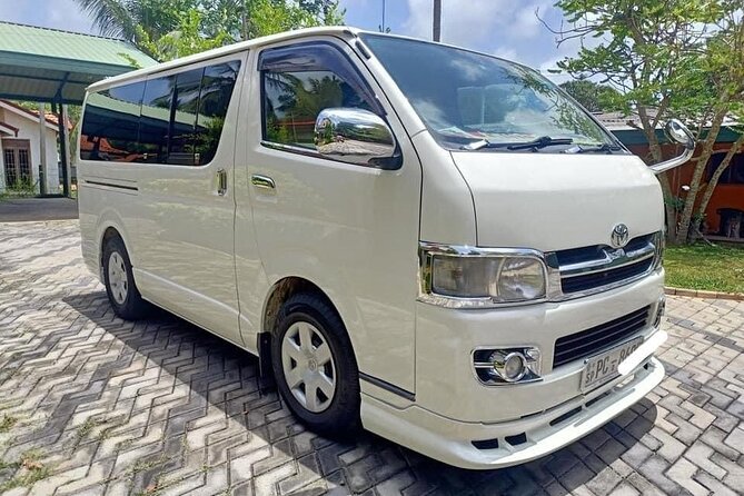 Luxury Private Van and Car Hire in Srilanka - Getting From Bandaranaike to Colombo, Without the Work