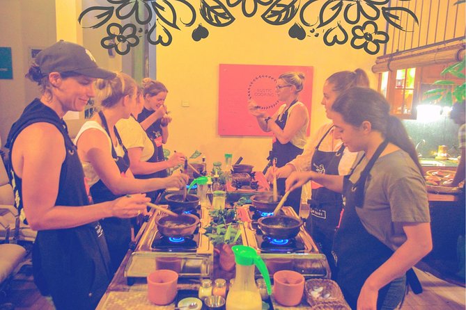 Market Tour and Hands-On Cooking Class Colombo - Villa Ivy Crest and Your Welcome Drink Start Things Off