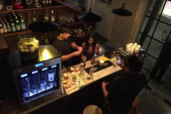 Mix it Like a Lankan in Unawatuna - Meet Ash and the DrunkenLankan style of instruction