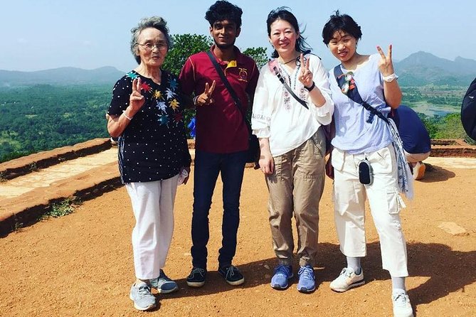 Most Popular Round Tour in Sri Lanka - Day 5 Ella Rock and the Nanuoya to Ella train ride