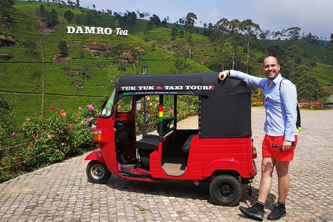 Mr.TukTuk Nuwara Eliya - Stop 1: Ramboda Waterfall, road views plus a short walk