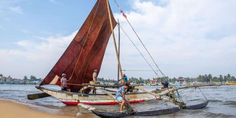 Negombo: Catamaran Sailing with Traditional Fishermen - Getting on Board in Negombo, and Why It Feels Different