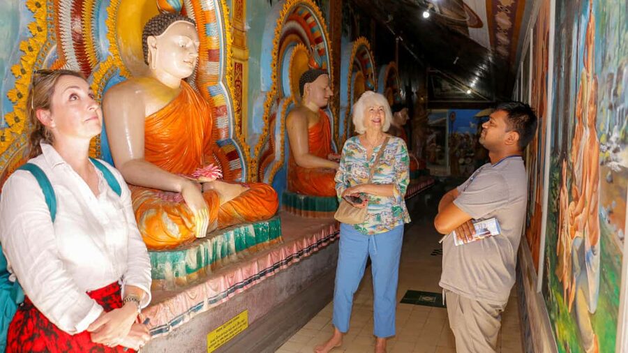 Negombo: CITY TOUR by Car with Professional Guiding - Walking the local shopping street, then smelling the real market world