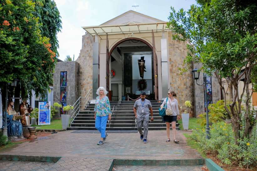 Negombo: CITY TOUR by Car with Professional Guiding - Fortifications and the fish market: colonial echoes plus the scent of work
