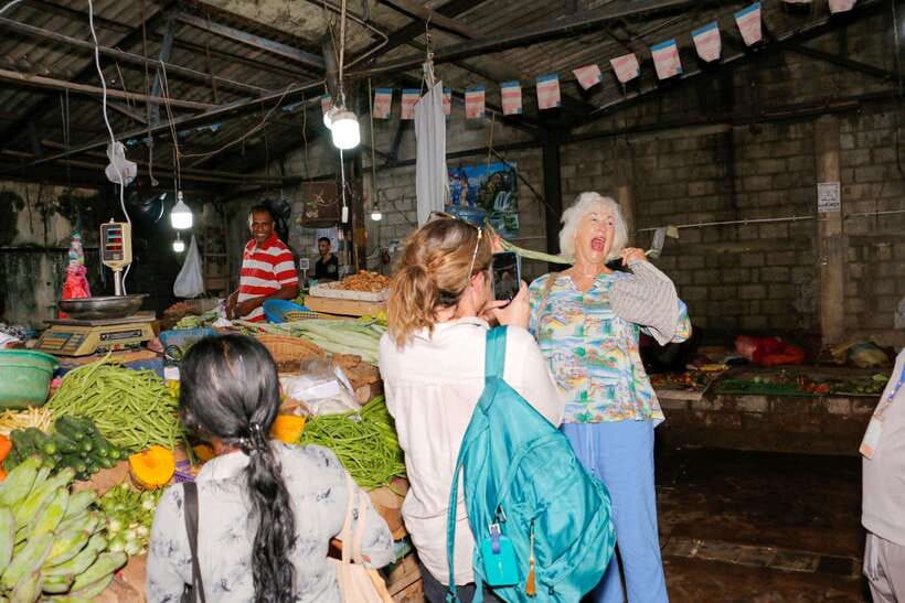 Negombo: CITY TOUR by Car with Professional Guiding - Crossing the lagoon bridge to Fishermen’s Island