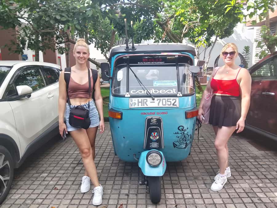 Negombo: Guided City Tour by Tuk Tuk with Hotel Pickup - Starting at Agurukaramulla: Buddha, Murals, and Temple Details