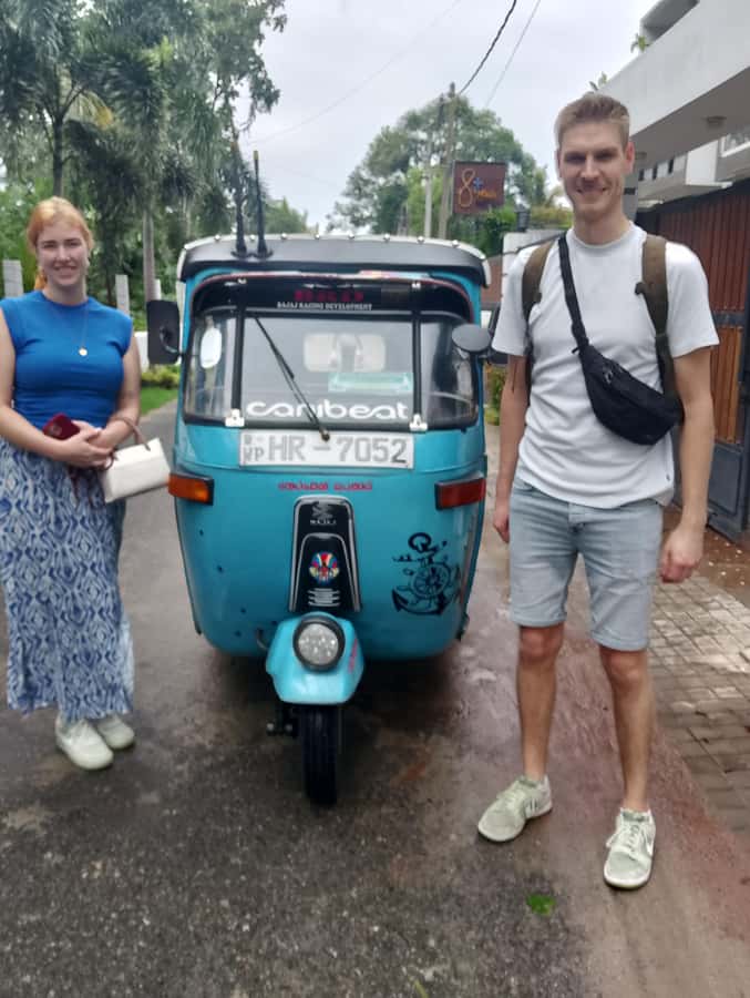 Negombo: Guided City Tour by Tuk Tuk with Hotel Pickup - Negombo Beach Views and a Hindu Temple Stop for Color and Craft