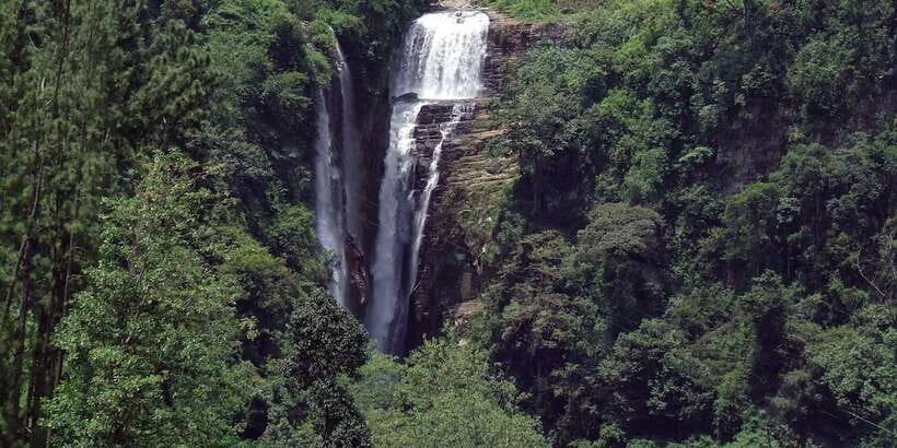 Nuwara Eliya: All-Inclusive Private Sightseeing Day Tour - Hakgala Botanical Gardens for Roses, Orchids, and Quiet Air