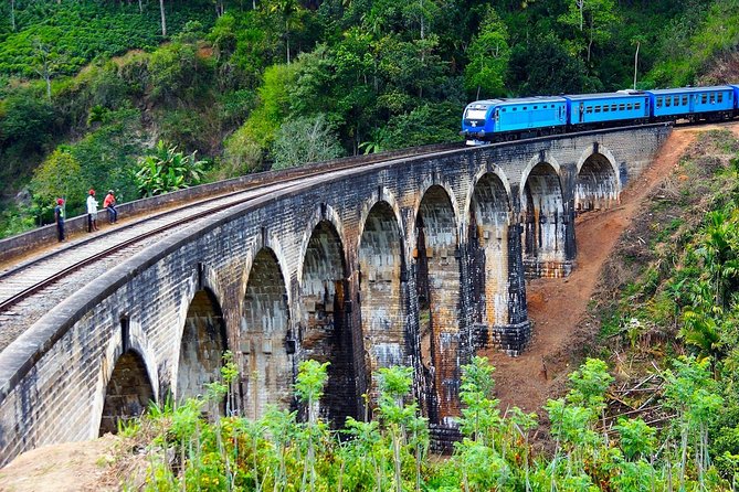 Nuwara Eliya journey by Train and car (2 Days with 01 Night) - Ramboda Waterfall, a quick break for photos and legs