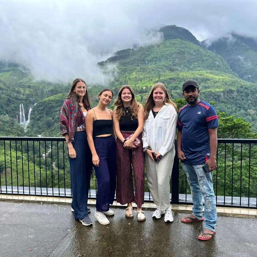Nuwara Eliya: Tea Factory and Victoria Park Tour by Tuk Tuk - Tea plantation photo moments, the emerald slope backdrop