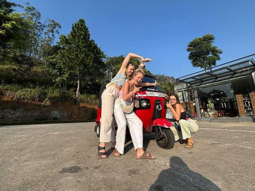 Nuwara Eliya Tuk-Tuk Tour Tea Picking,Tasting &Ramboda Falls - Nuwara Eliya Royal Post Office: postcards with a view
