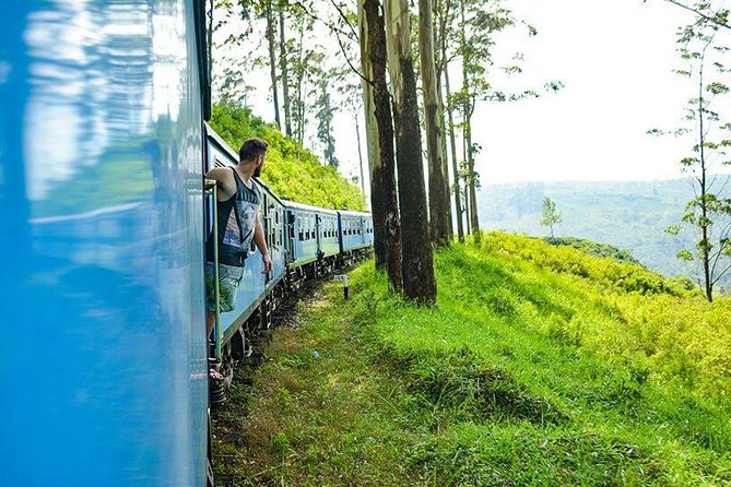 Nuwaraeliya (Nanuoya) to Ella Reserved Train Tickets - Choosing Between the Two Departures