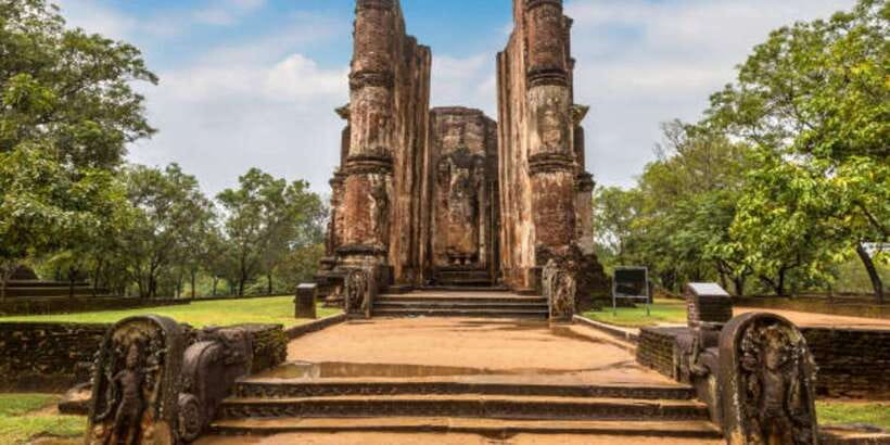 Polonnaruwa Day Tour With Minneriya NP Elephant Safari - Morning pickup and the rhythm of an 8-hour day