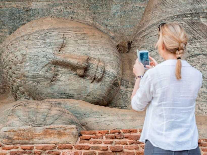 Polonnaruwa: Private Guided Cycling Tour with Hotel Pickup - Stupas, carvings, and temple remnants: why the guide’s route matters