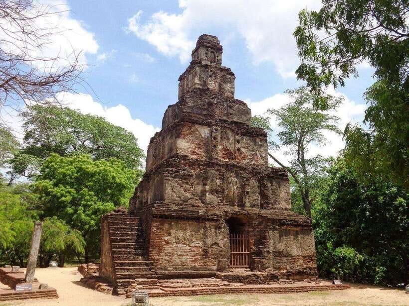 Polonnaruwa: Private Guided Cycling Tour with Hotel Pickup - Bikes, comfort, and the solo-friendly private format