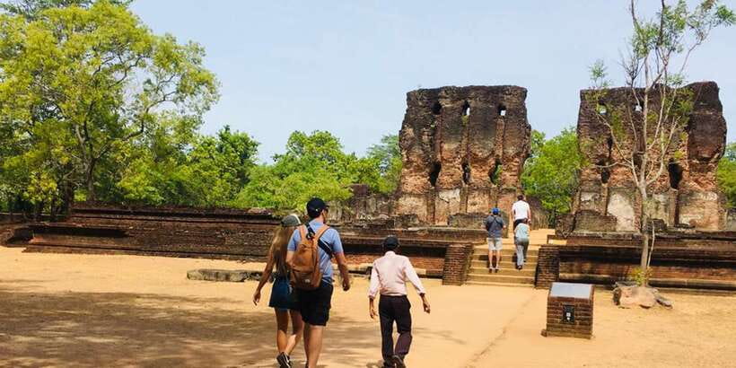 Polonnaruwa Sight Seeing Tour and Minneriya Elephant Safari - How the ruins day stays manageable in hot weather
