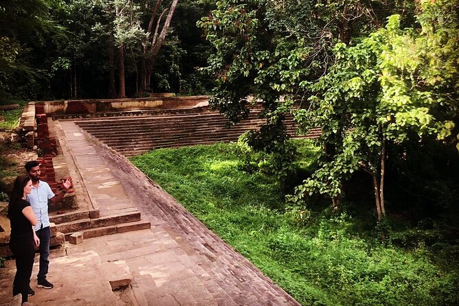 Private City Day Tour in Anuradhapura - Ruwanwelisaya: A Stupa Built by Kings, Completed by Family