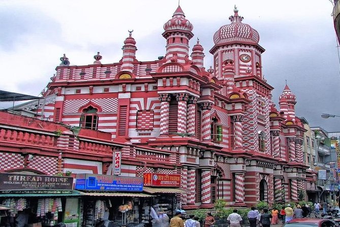 Private City tour in Colombo By tuk tuks or Cars - Colombo Fort, Petah Market, Floating Market, and Bazaars