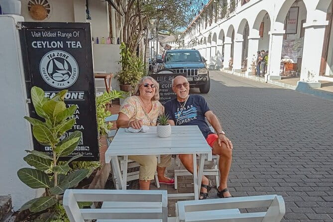 Private Colombo City Tour by Tuk Tuk - Galle Face Green and Viharamahadevi Park, two very different breaks