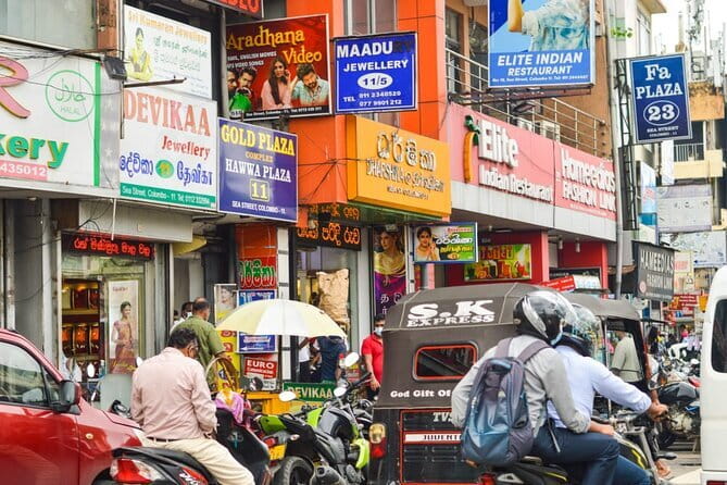 Private Colombo Tuk Tuk City Tour - St. Anthony’s Shrine in Kochchikade: a calmer cultural moment