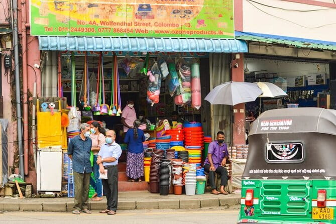 Private Colombo Tuk Tuk City Tour - Independence Square to Pettah: the best way to get your bearings fast