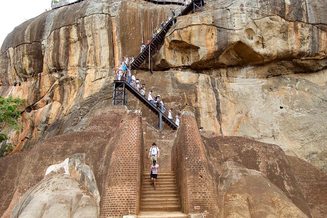 Private Day Tour from Colombo to Sigiriya, Dambulla & Pidurangala - Sigiriya Rock Fortress: Ancient, Scenic, and Time-Managed