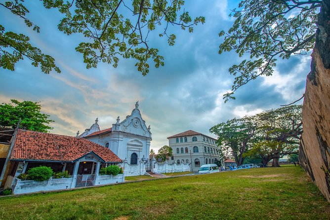 Private Day Tour to Galle from Colombo - Galle Dutch Fort and City: architecture, walking time, and a clean-up note