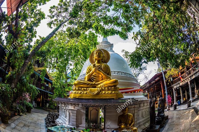 Private Night Tour in Colombo with Street Food Tasting - Stop 4 and 5: Arcade Independence Square, then Viharamahadevi Park