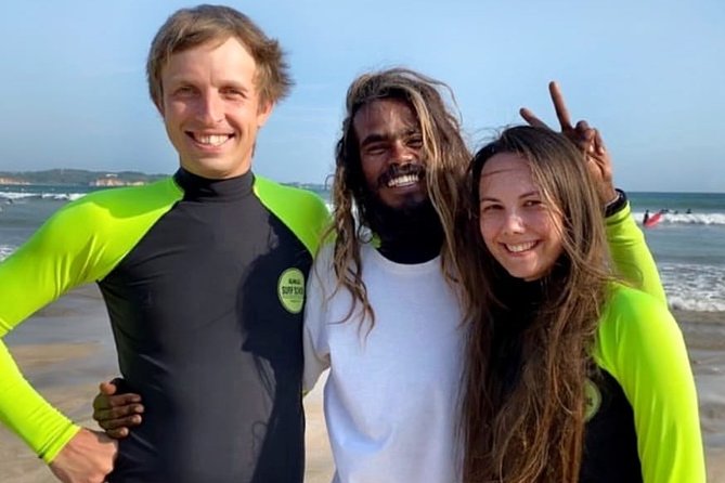 PRIVATE Surf lesson for Beginners Couple - Catching waves and riding unbroken rides together