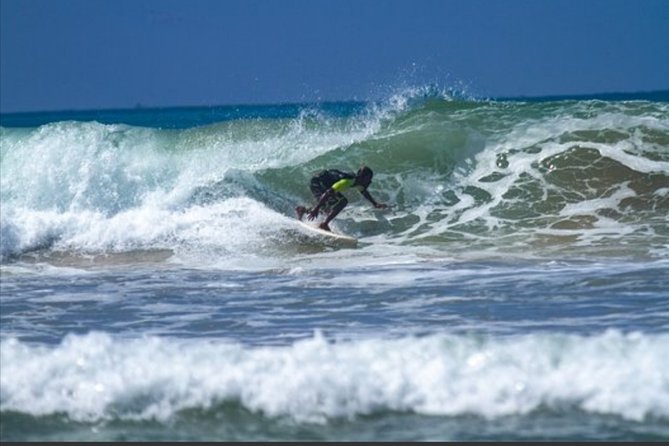 PRIVATE Surf Lesson for Intermediate - Stop 1: Weligama Beach, and what the 1 hour 15 minutes feels like