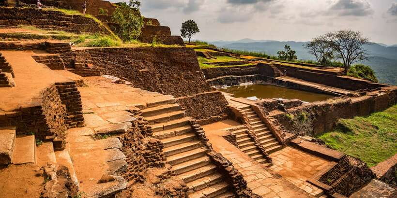 Sigiriya and Pidurangala Rock From Colombo - Artisan Time in Sigiriya: Wood Carvers and Batik Makers