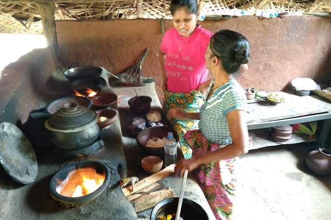 Sigiriya city tour from Negombo & Colombo with traditional Lunch. - Traditional lunch that keeps the day human