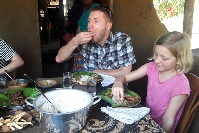 Sigiriya Cycle Tour: Explore Village Life in Sigiriya & Enjoy a Village Lunch - Guide Quality and the Small Group Advantage