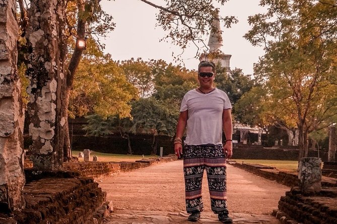 Sigiriya, Polonnaruwa & Dambulla "Trilogy" Day Tour from Colombo - Dambulla Cave Temple: why 1 hour can still work