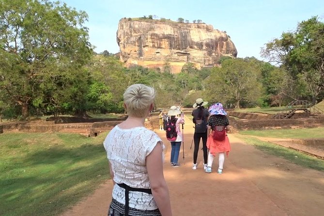 Sigiriya Rock & Dambulla Cave Temple Private Guided Day Trip - Stop 3: Golden Temple of Dambulla in 45 Minutes