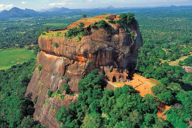 Sigiriya Rock & Dambulla Cave Temple Private Guided Day Trip - Stop 1: Sigiriya Museum, 30 Minutes to Get Your Bearings