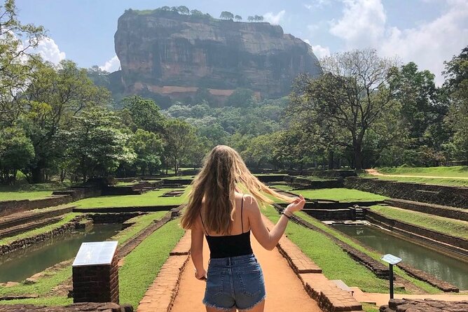 Sigiriya Rock Fortress and Cave Temples Day Trip - Stop 4: Sigiriya Craft Village and an oxen cart ride