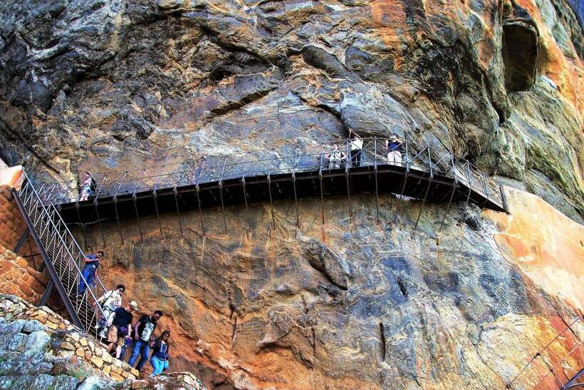 Sigiriya: Rock Fortress Private Guided Walking Tour - Frescoes and the Fresco Pocket: Ancient Art You Can Still Recognize