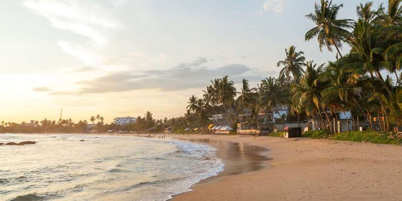 Snorkeling in Hikkaduwa - When to go in Sri Lanka, and why October-May matters
