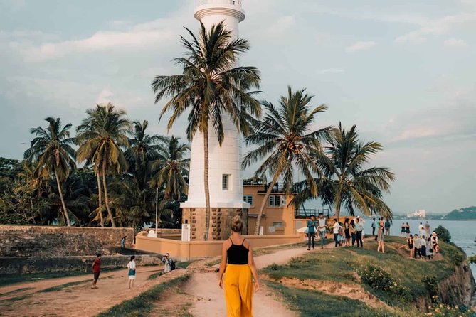 Southern Sri Lanka Sightseeing Day Trip From Colombo & Negombo - Kalutara Bodhiya: A Quick Temple Detour That Adds Balance