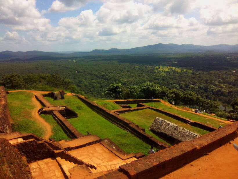 Sri Lanka: 4-Day Private Tour Focusing on Cultural Triangle - Guides matter here, and the feedback shows it