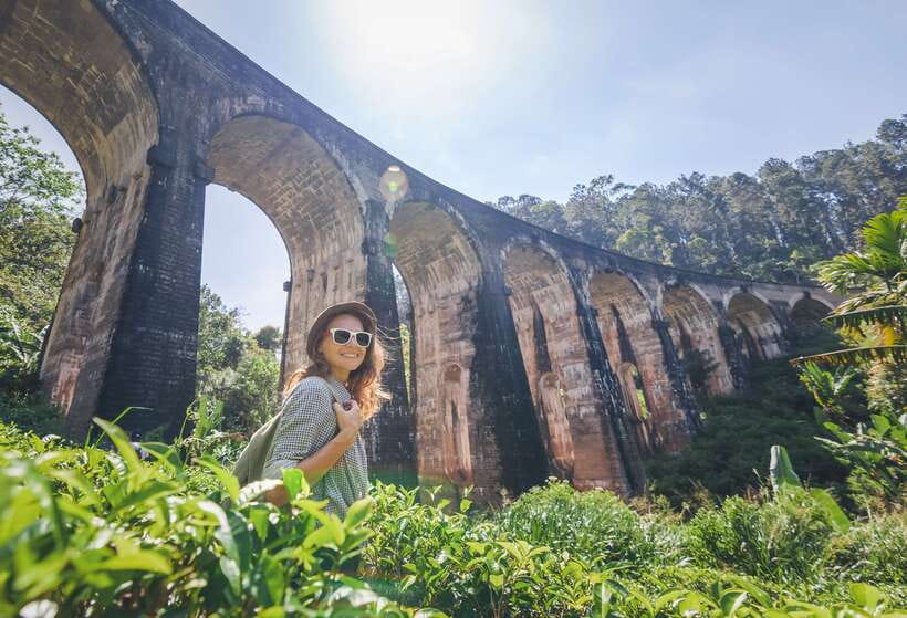 Sri Lanka: 5 Days Multi City Sightseeing Tour - Day 3: Kandy’s Sacred Tooth Relic and Peradeniya Royal Botanical Gardens