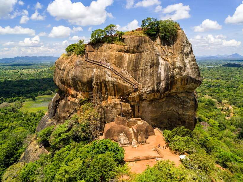 Sri Lanka: 5 Days Multi City Sightseeing Tour - Day 4: Ella tea country walks, Little Adam’s Peak, and possible scenic detours
