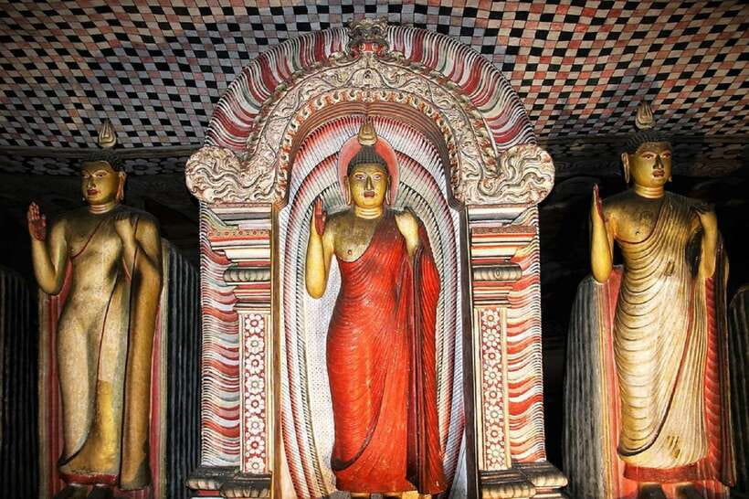 Sri Lanka: 7-Day Off-The-Beaten Path Private Tour - Colombo wrap-up: temples, gardens, parks, and ocean air