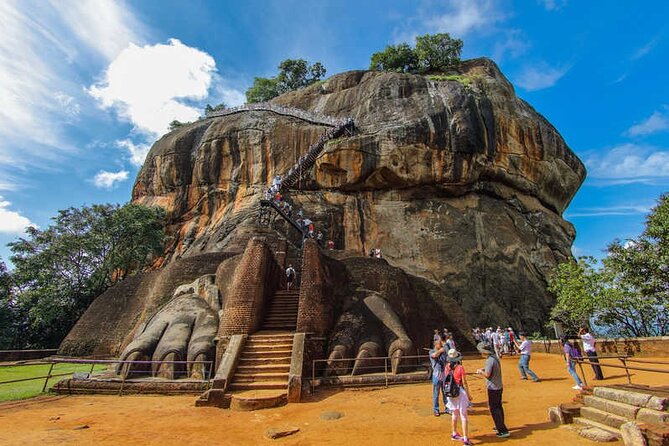 Sri Lanka 8 Tage 7 Nächte Tour mit privatem Fahrer - Day 2: Polonnaruwa-Era Stops at Pothgul Viharaya and Nissanka Latha Mandapaya